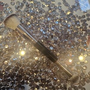 Dual-Ended Makeup Brush with Black and Rose Gold Handle